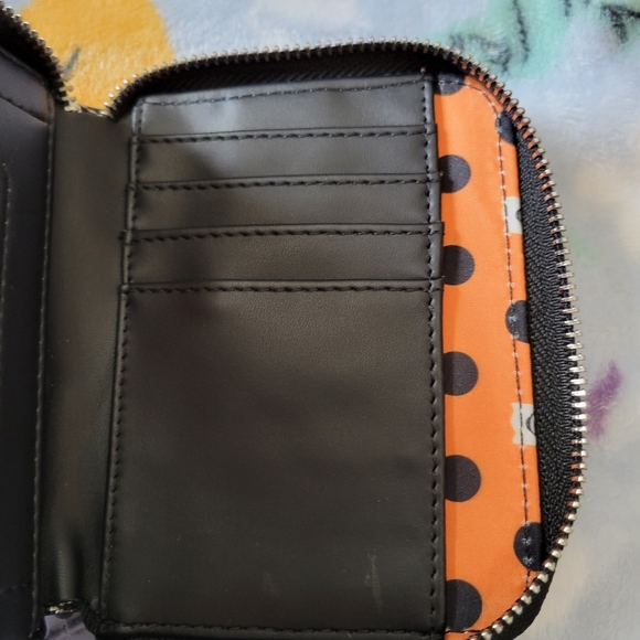 Loungefly Disney wallet - Picture 6 of 9
